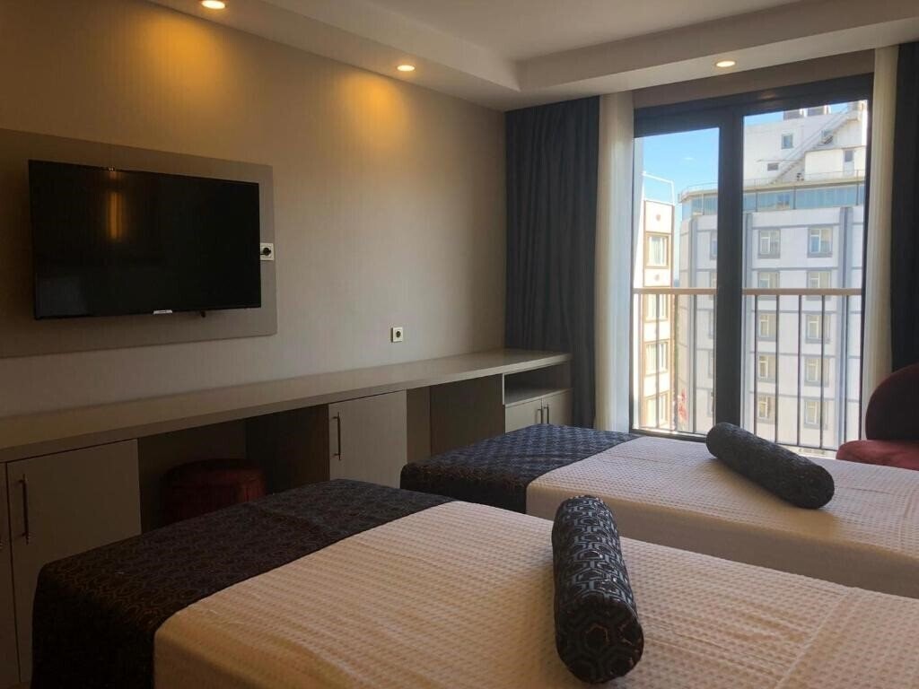 Отель Grand Iska Hotel 4*