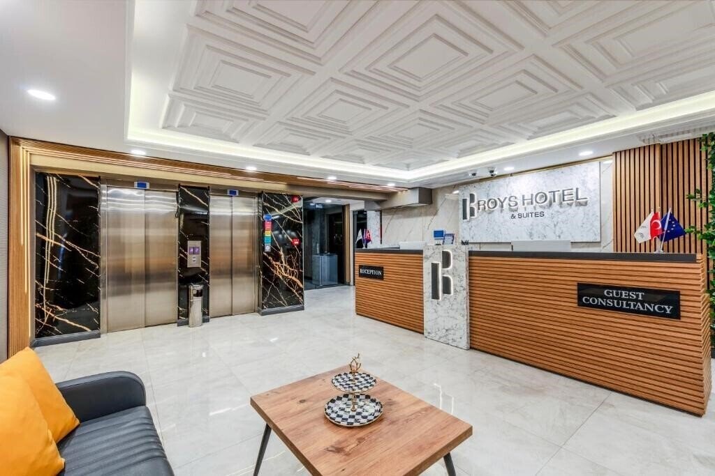 Фотография Roys Hotel & Suites 4*