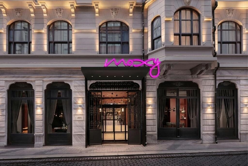 Фото Moxy Istanbul Beyoglu 5*