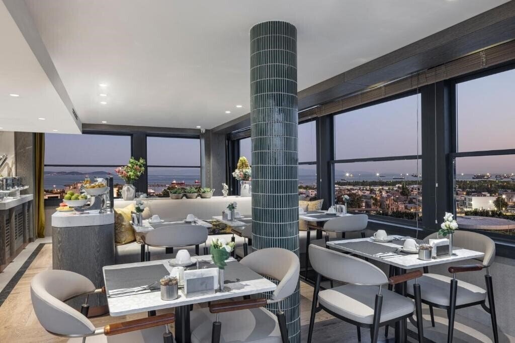 Imaginea Lunet Old City Hotel 3*