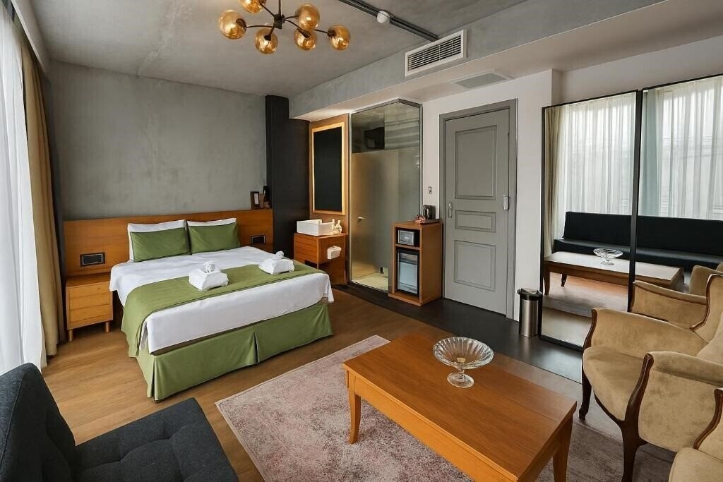 Hotel Aleksandr Pera Hotel 4*