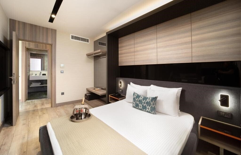 Imaginea Nish Palace Umraniye 4*