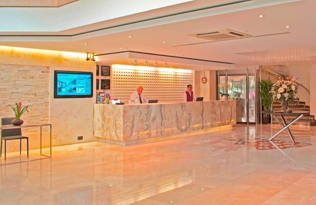 Отель Kent Hotel 4*