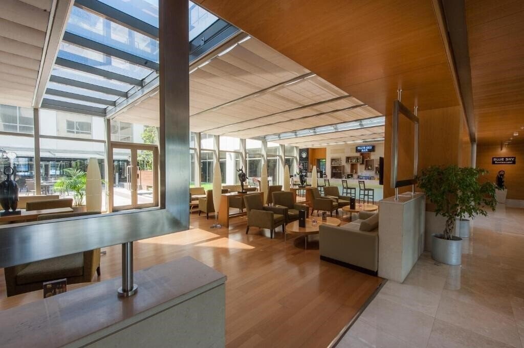 Imaginea Isg Airport Hotel 4*