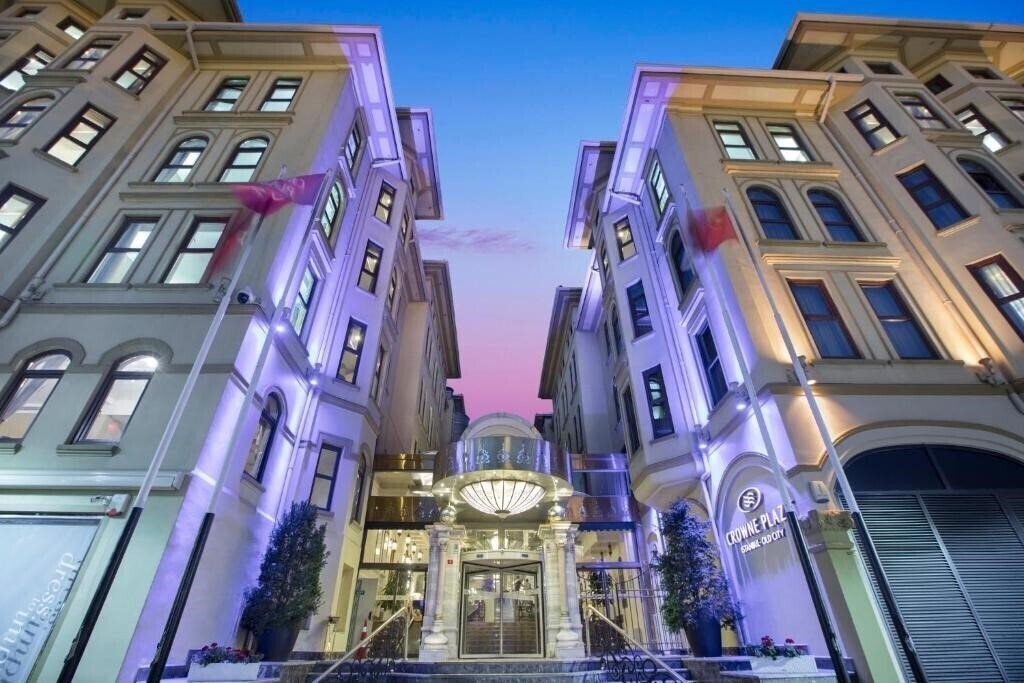 Imaginea Crowne Plaza Istanbul Old City an IHG Hotel (ex. Crowne Plaza Old City, Crowne Plaza Laleli Old City, Merit Antique Hotel) 5*
