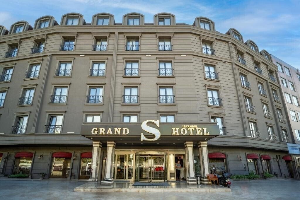 Hotel Grand S Hotel 4*