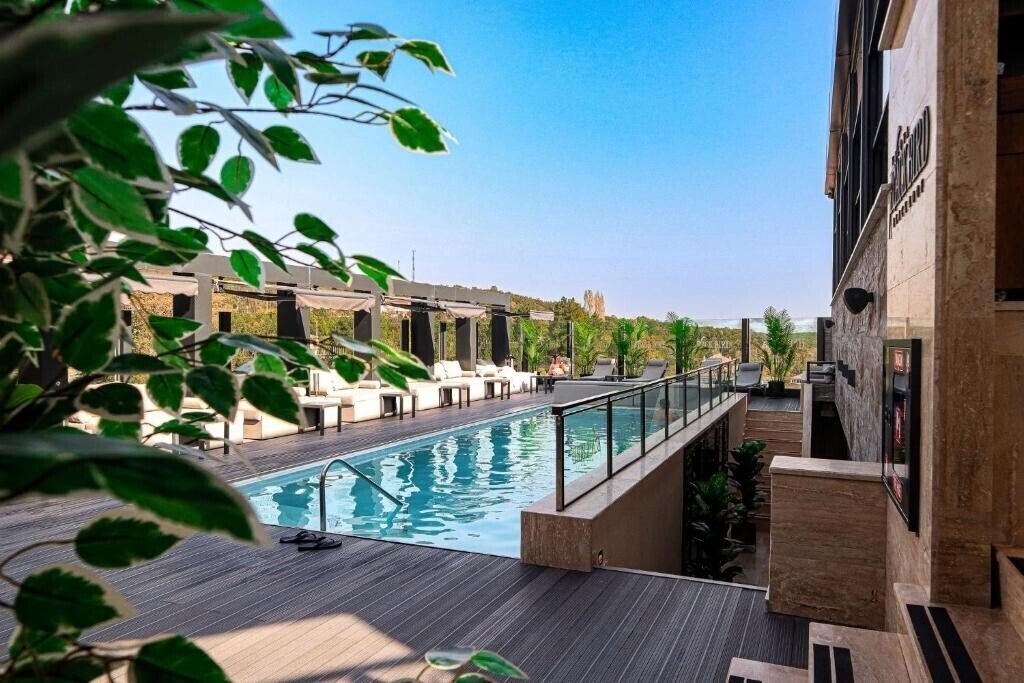 Картинка Black Bird Thermal 4*