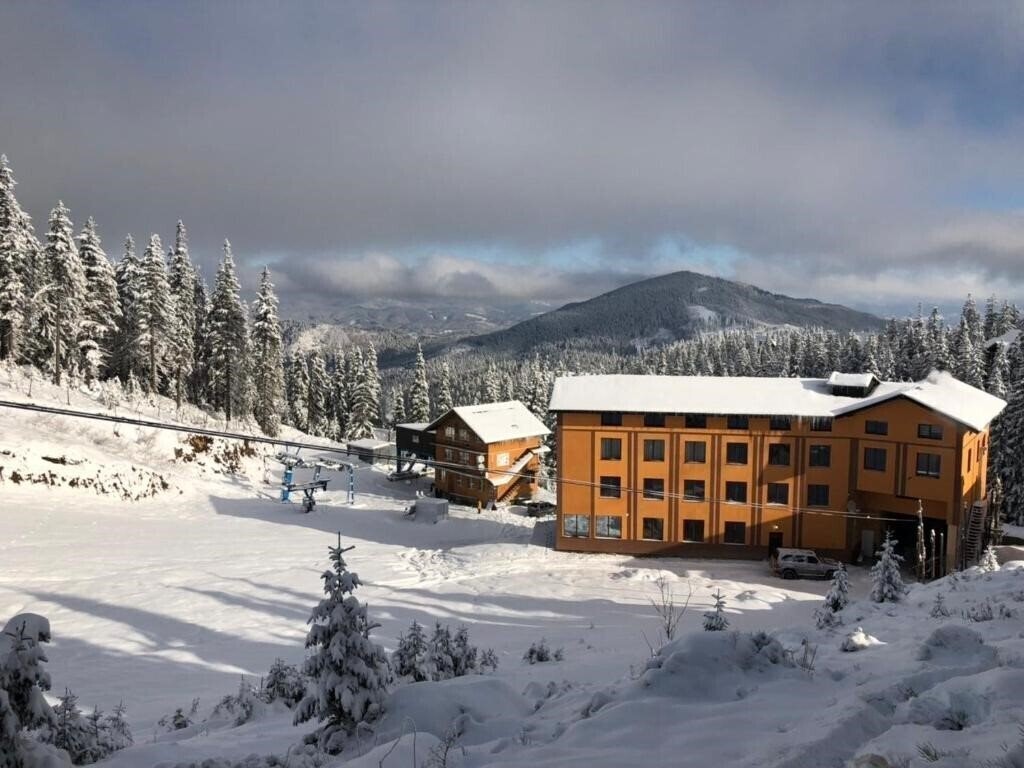 Hotel Вершина Карпат 3*