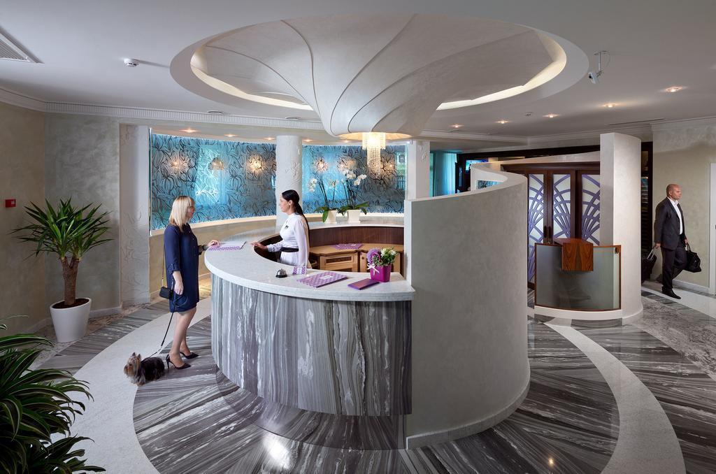 Отель Iris Art Hotel 4*