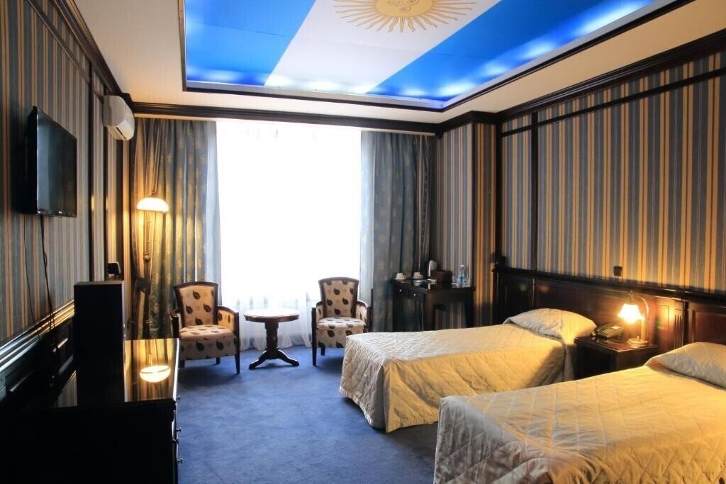 Imaginea Атташе 2*