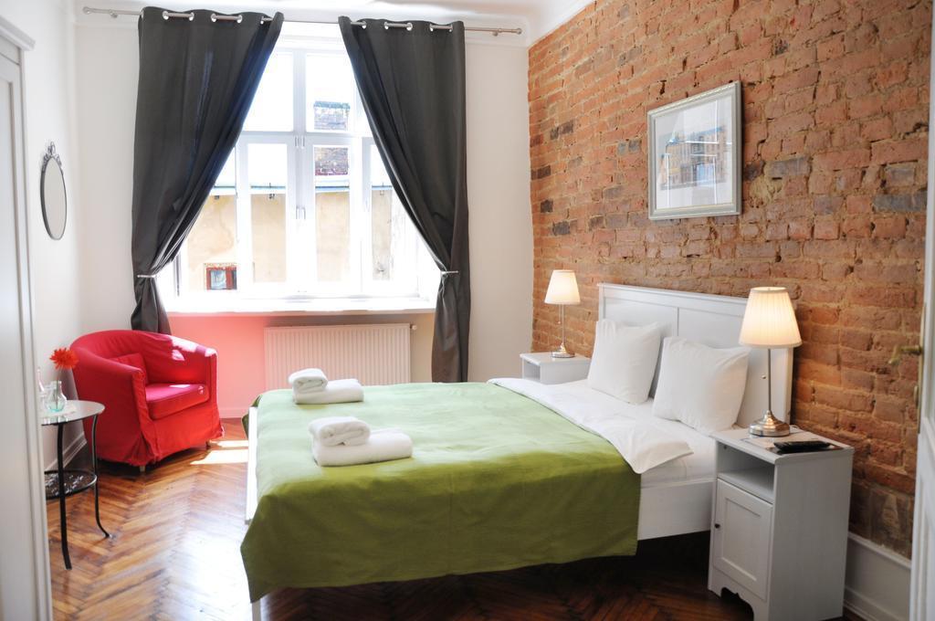 Hotel On The Square Guesthouse 3*