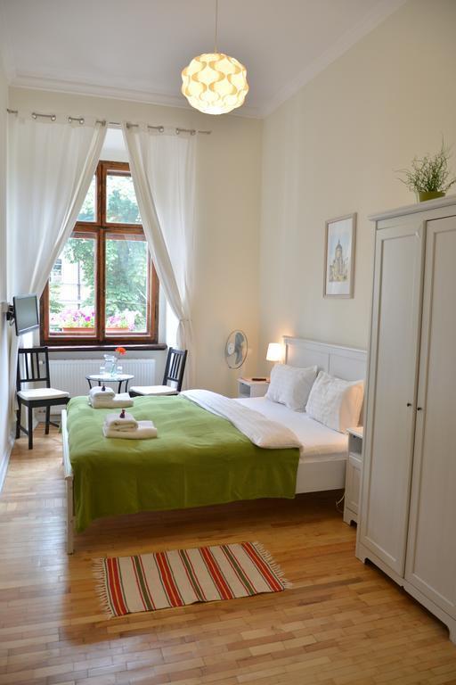 Imaginea On The Square Guesthouse 3*