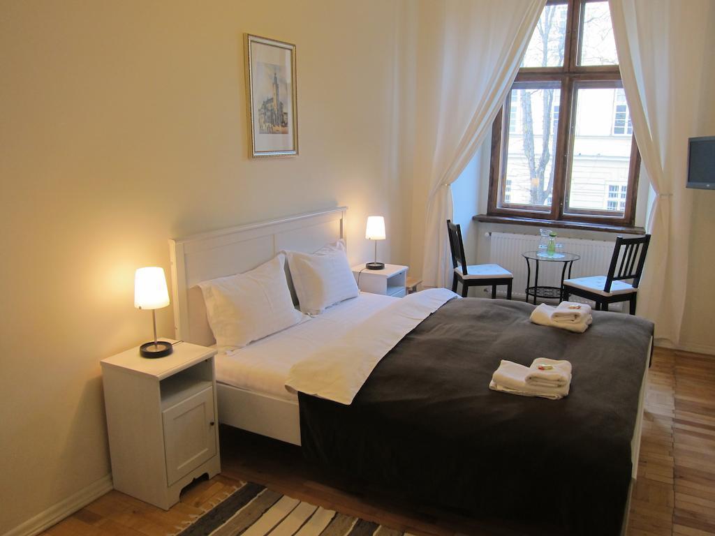 Imaginea On The Square Guesthouse 3*