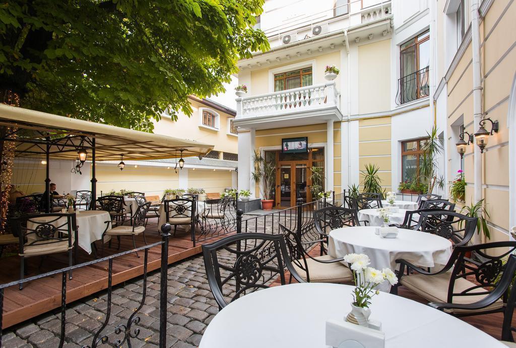 Отель Одесский Дворик апартаменты