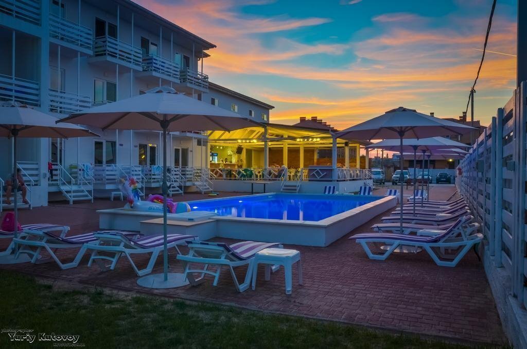 Hotel Family Hotel Happy Inn 4*