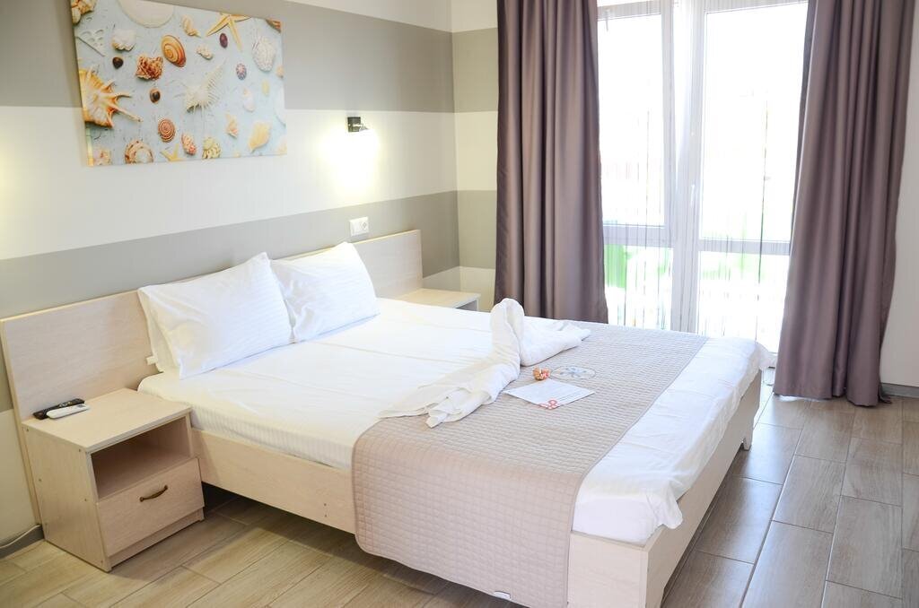 Imaginea Family Hotel Happy Inn 4*