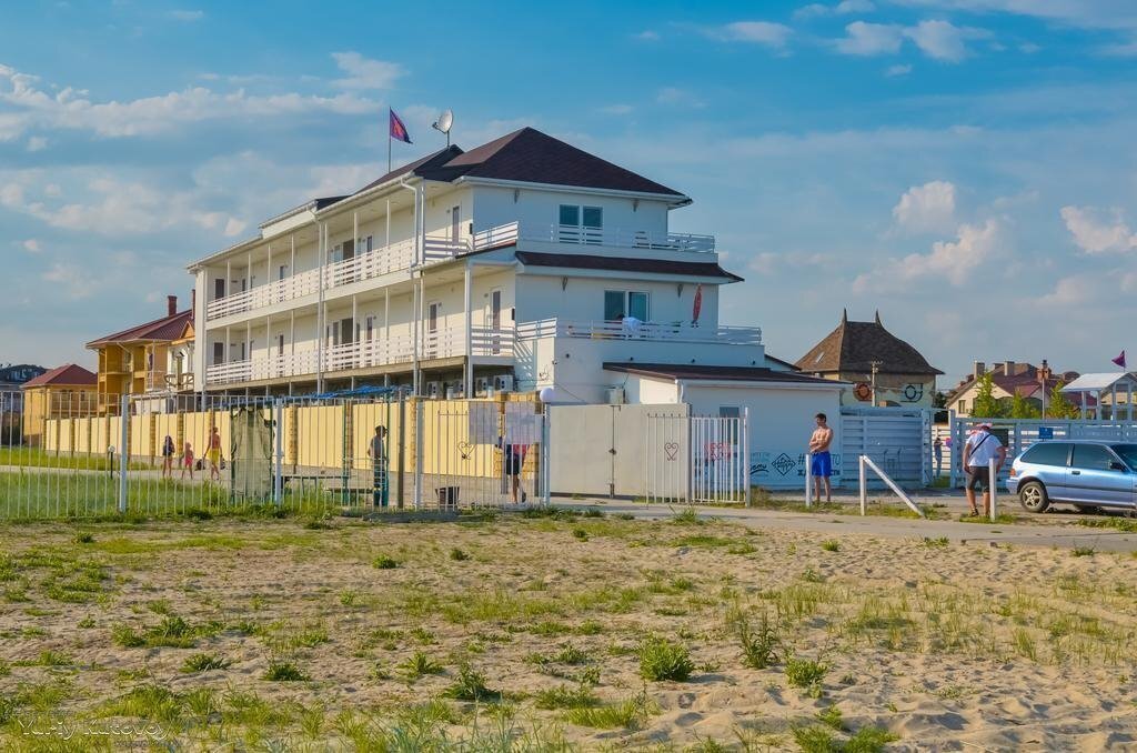 Imaginea Family Hotel Happy Inn 4*