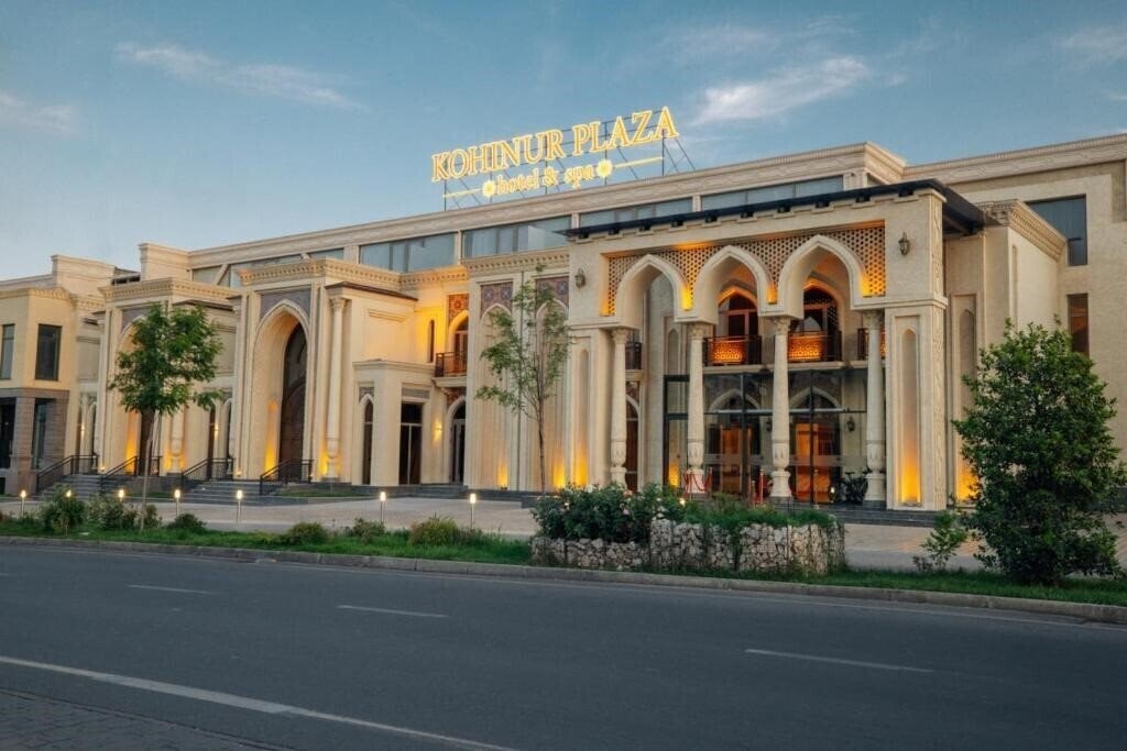 Hotel Kohinur Plaza 4*