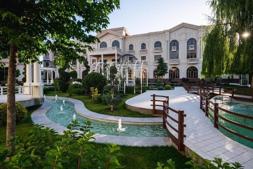 Imaginea Zarafshon Parkside 4*