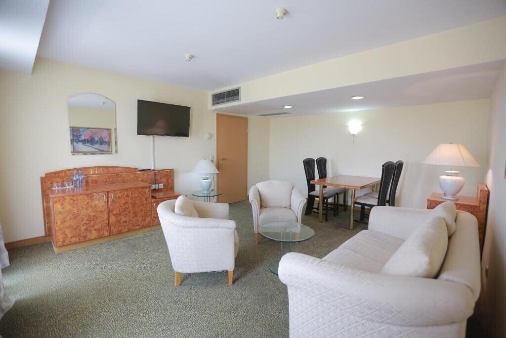 Imaginea Shodlik Palace 4*