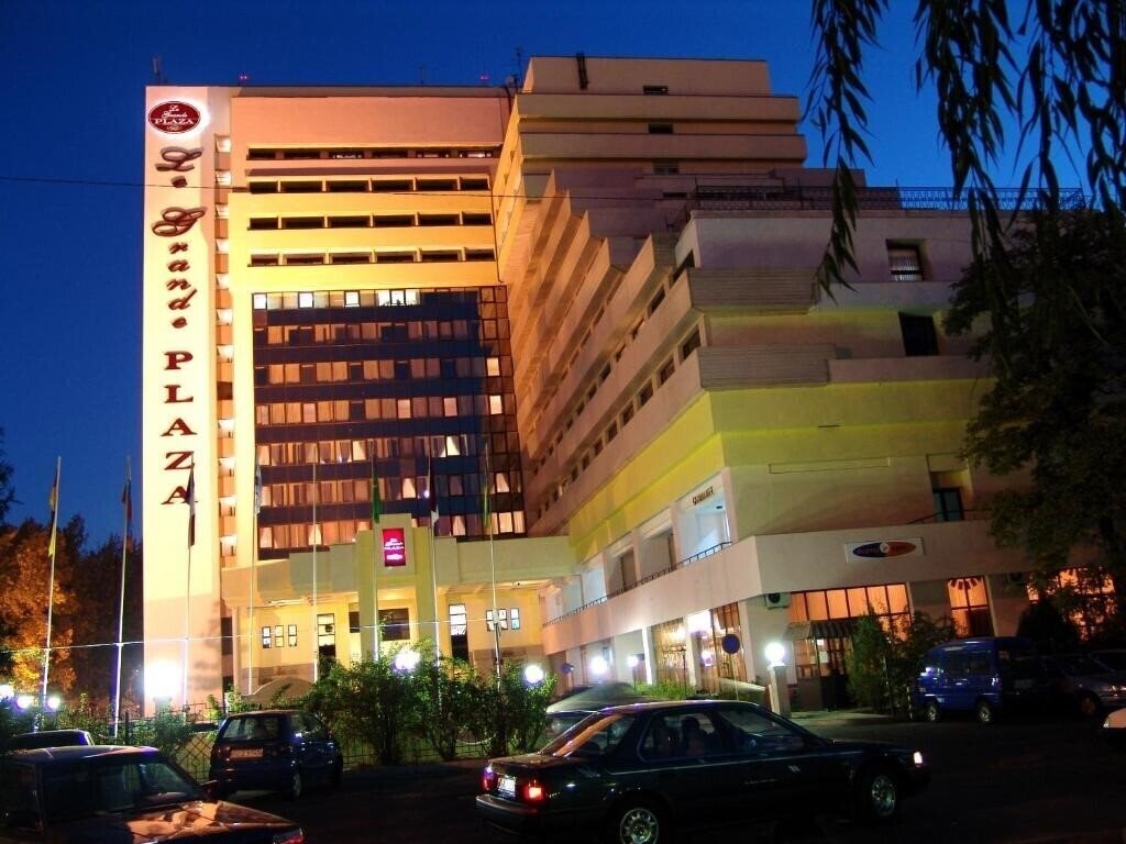 Imaginea Le Grande Plaza Hotel 4*