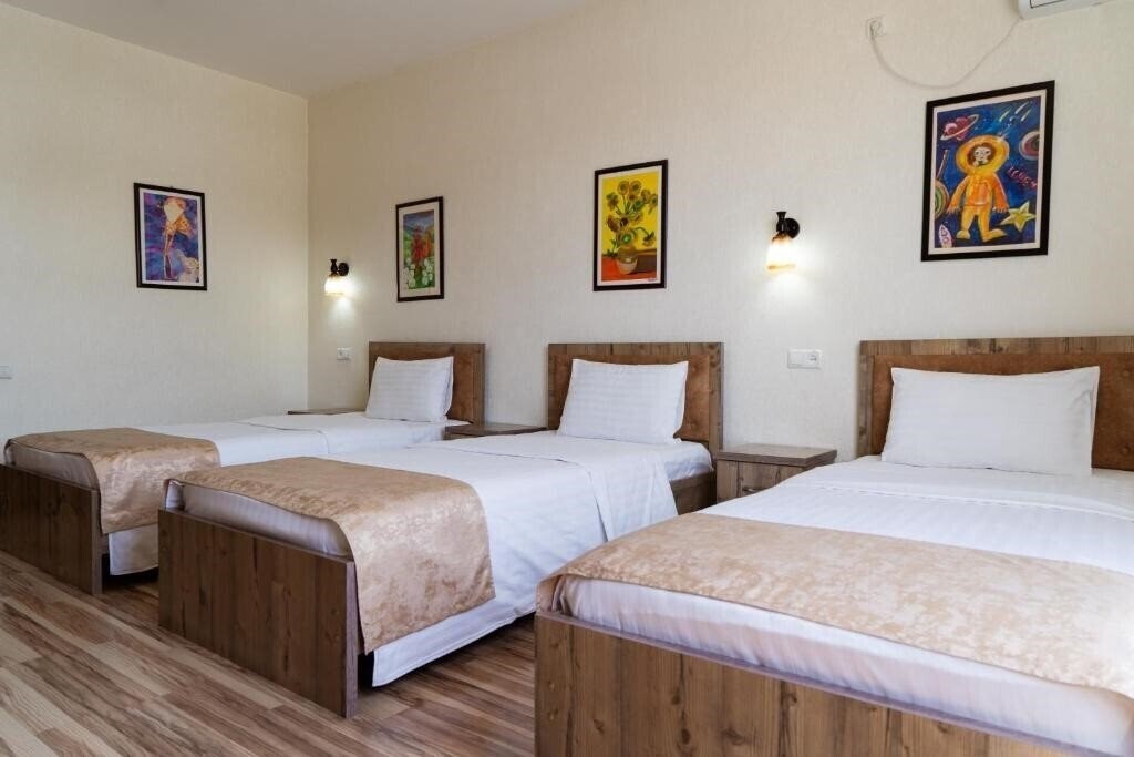 Фото Tourist Inn Hotel 2*