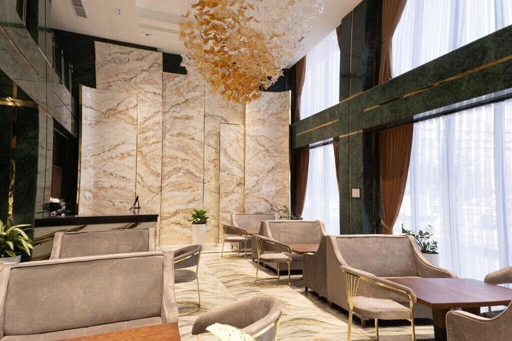 Imaginea Mir Luxe Plaza 4*