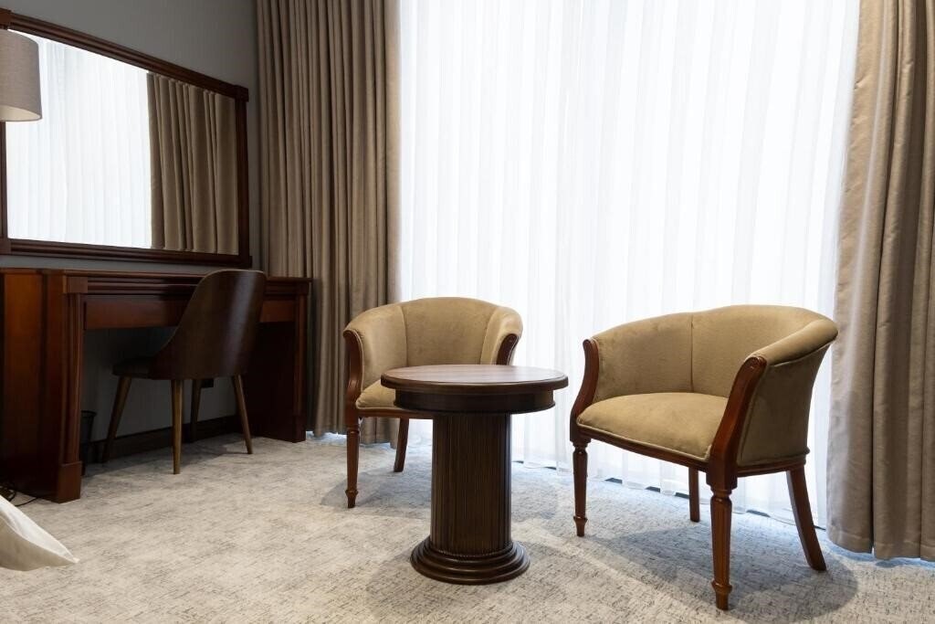 Imaginea Mir Luxe Plaza 4*