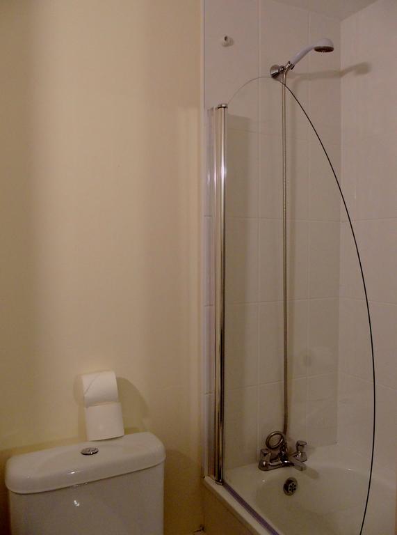 Imaginea Almond House Lodge 2*