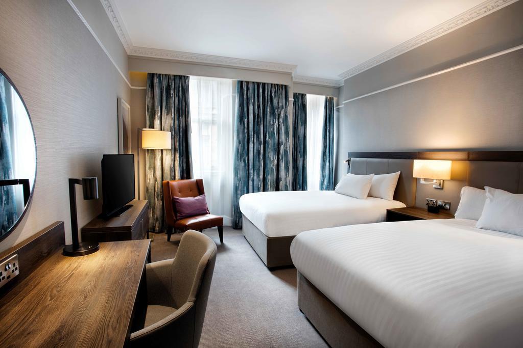 Фото Hilton Edinburgh Carlton 4*