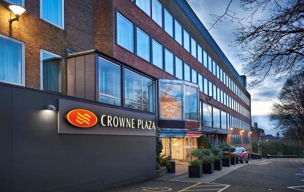 Imaginea Crowne Plaza London Ealing 4*