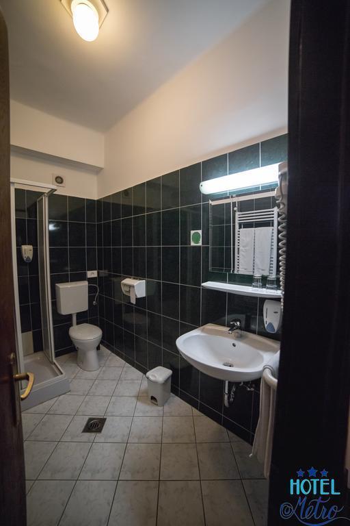 Imaginea Metro 3*