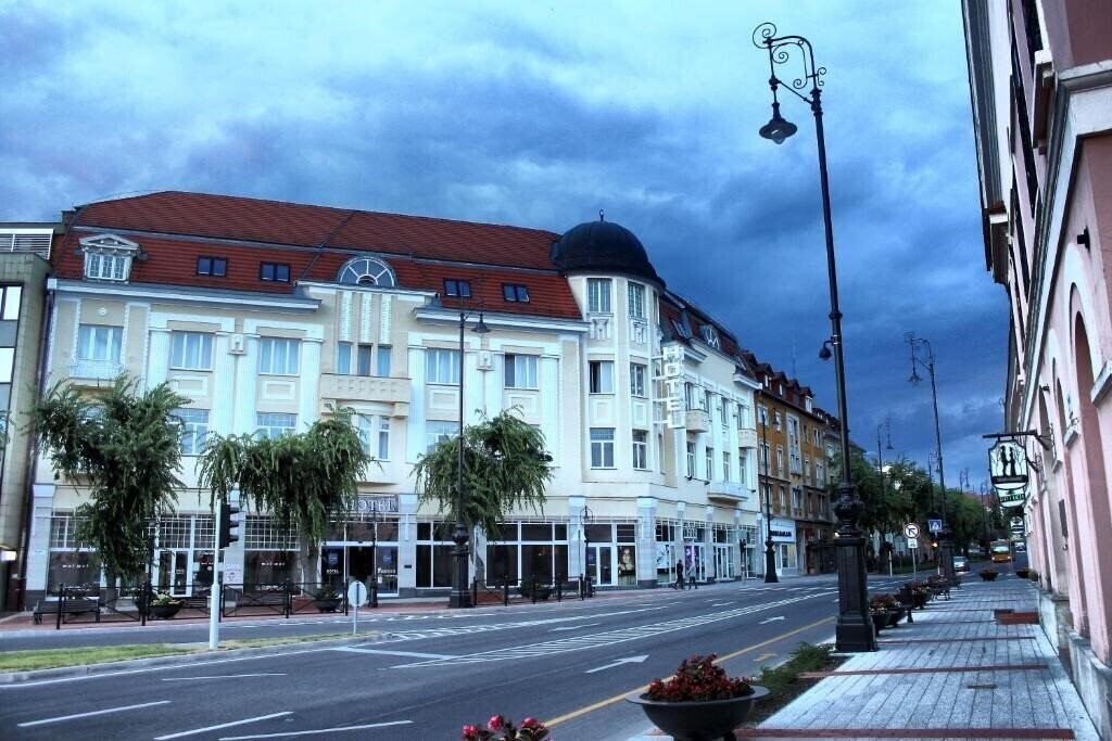 Отель Hotel Central Nagykanizsa 3*