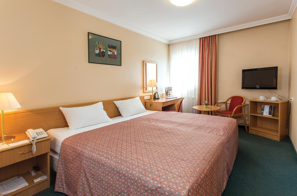 Fotografie Danubius Hotel Arena 4*