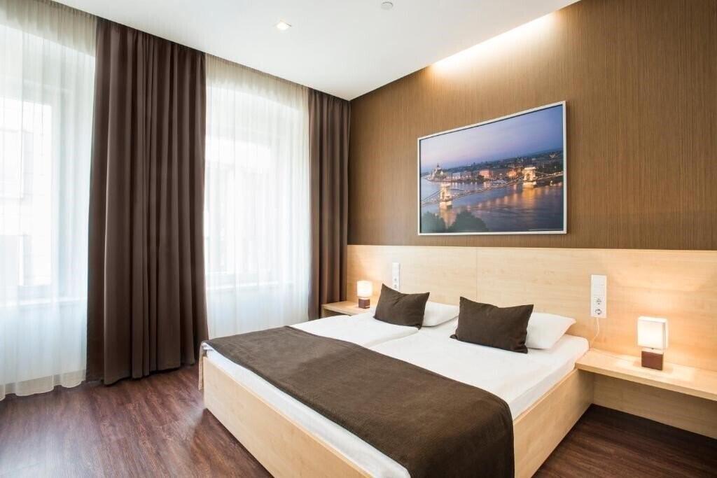 Hotel Promenade City Hotel 3*