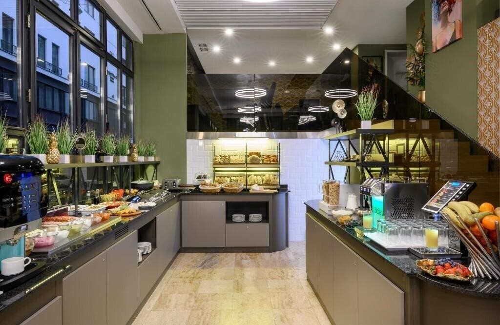 Imaginea Regency Suites 4*