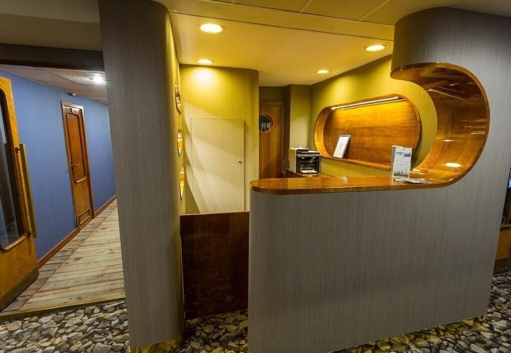 Imaginea Grand Jules Boat Hotel 3*