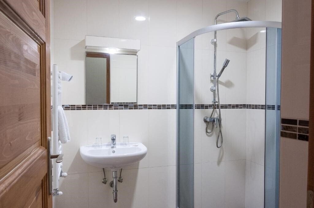 Imaginea Centrooms House 3*