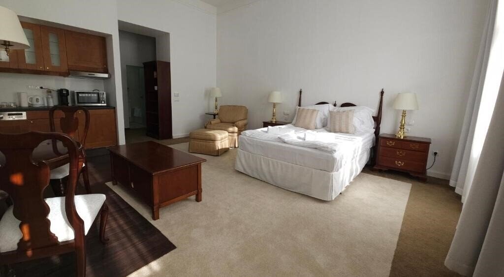 Fotografii OPERA16 Guestrooms (ex. Opera Loft Apt) 3*