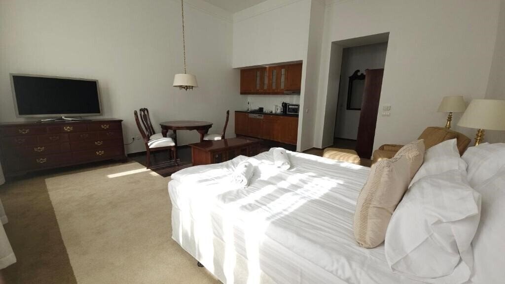Imaginea OPERA16 Guestrooms (ex. Opera Loft Apt) 3*