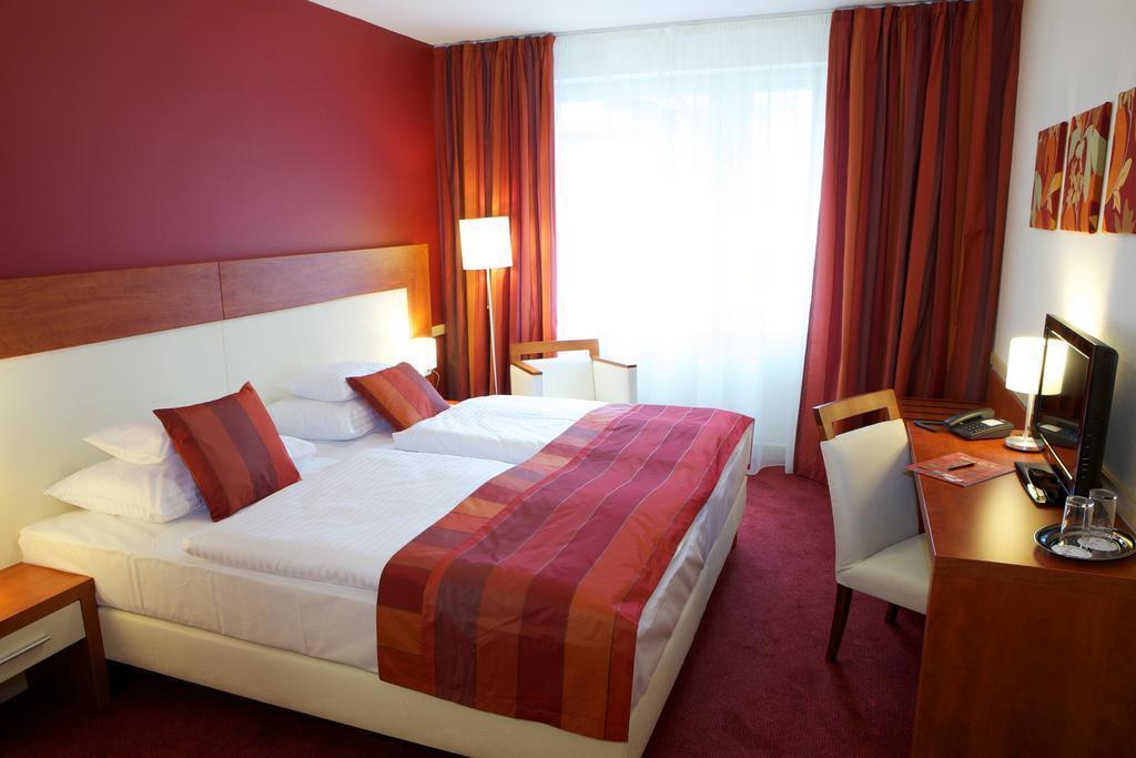 Hotel City Inn Hotel 4*
