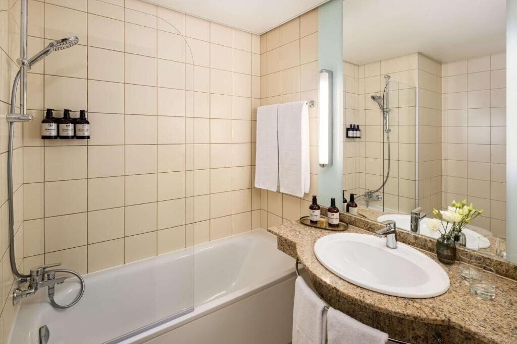 Imaginea Nh Budapest Hotel 4*