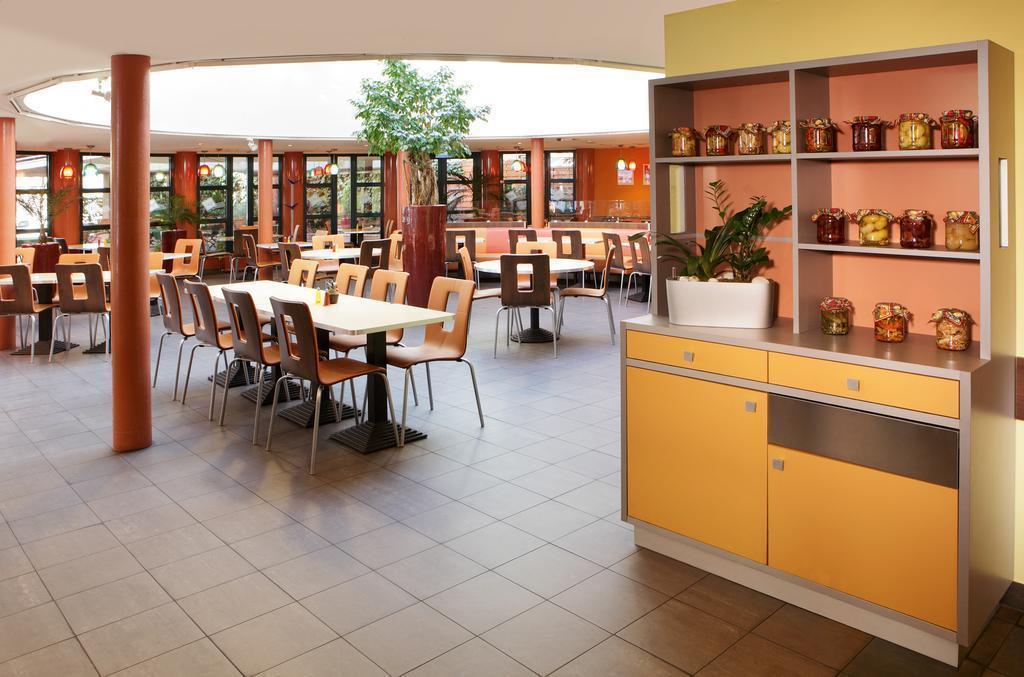 Fotografie Ibis Heros Square Hotel 3*