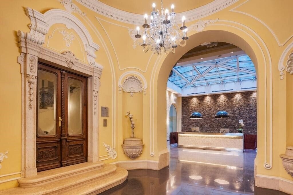 Hotel Palazzo Zichy 4*