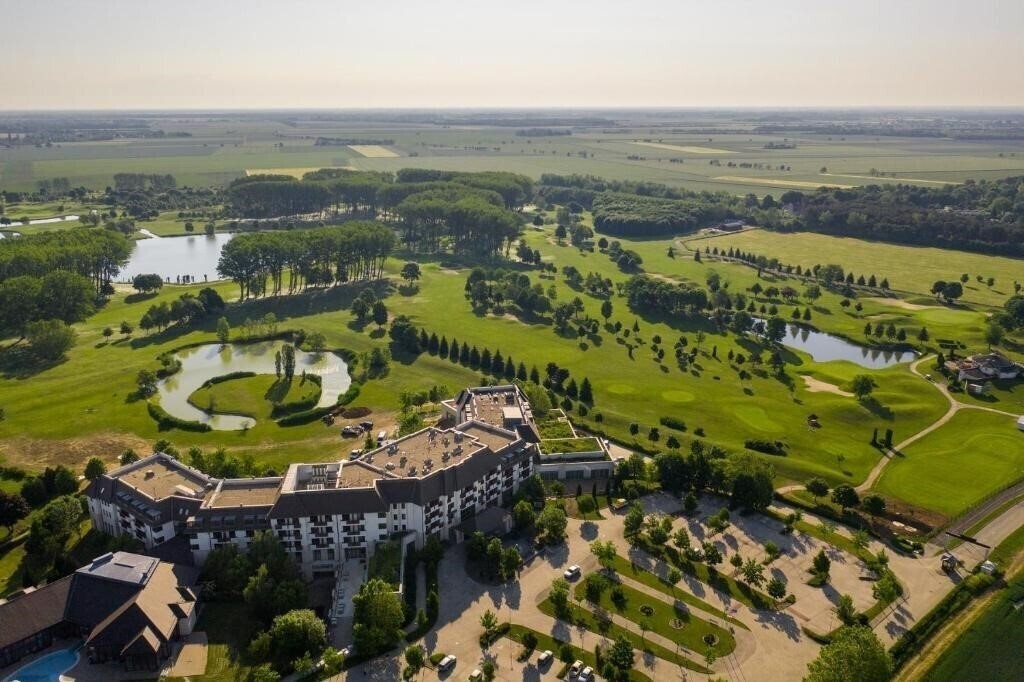 Imaginea Greenfield Hotel Golf & SPA 4*