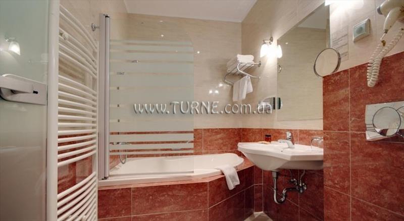 Imaginea Elizabet 4*