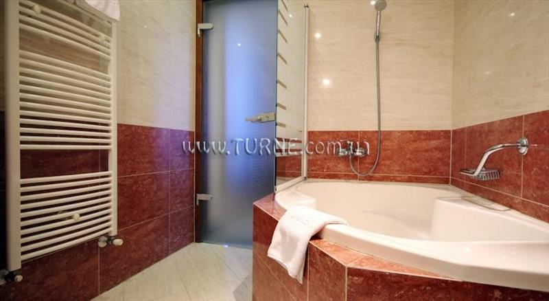 Imaginea Elizabet 4*