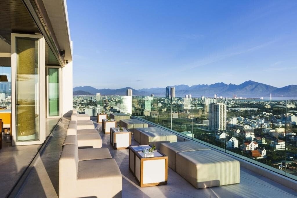 Hotel A La Carte Da Nang Beach 4*