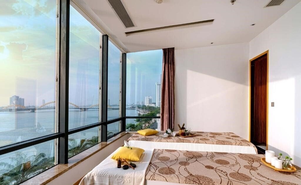 Imaginea Brilliant Hotel Da Nang 4*
