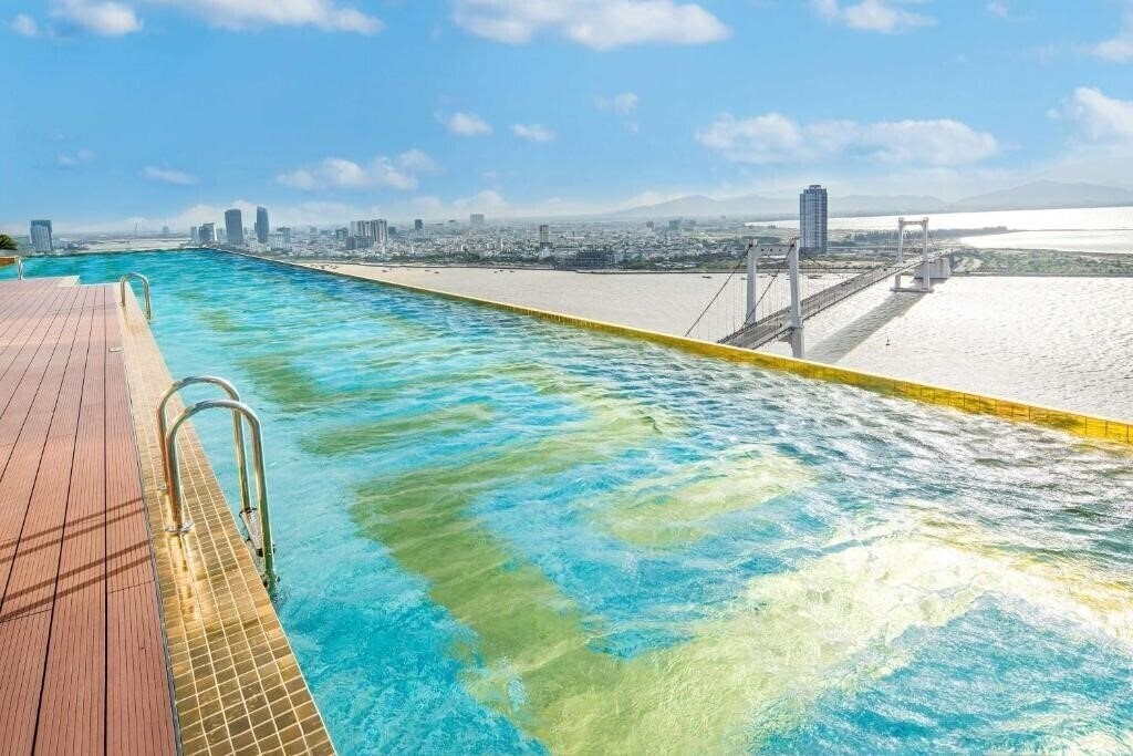 Fotografie Wyndham Danang Golden Bay Hotel 4*